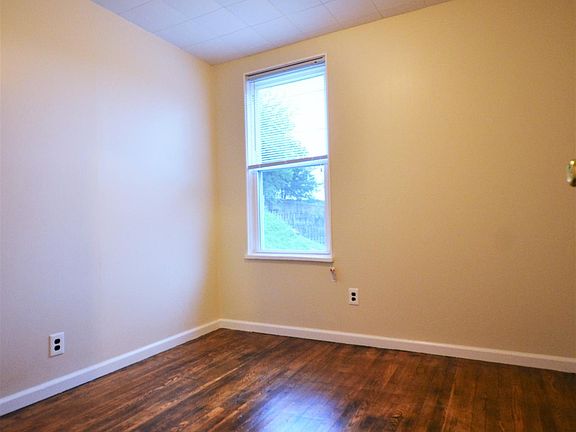 2nd image of 213 Woodland Ave #2
