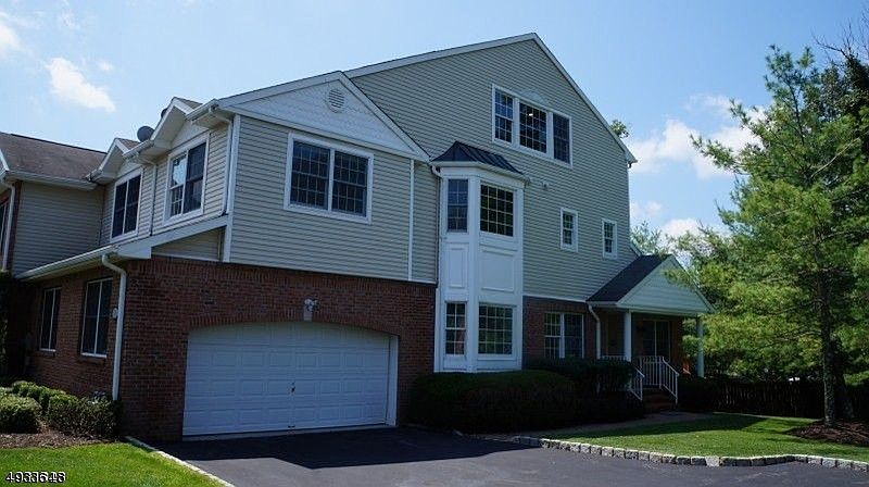 1st image of 29 WALDECK CT