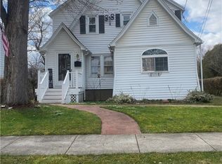 28 Sharon St, Geneva, NY 14456