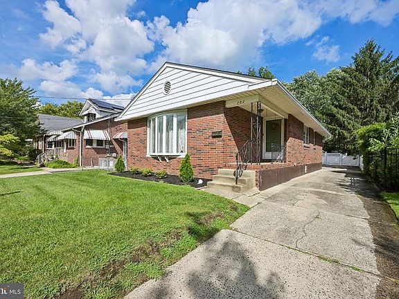3rd image of 202 Stratford Ave
