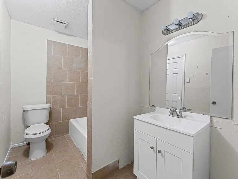 12208 Ormandy St — Photo 23