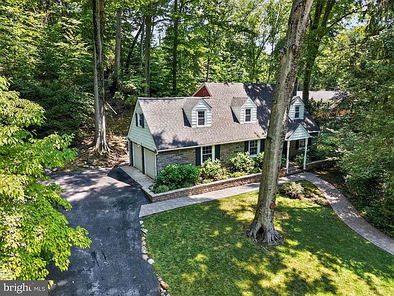 2nd image of 706 Beechwood Rd