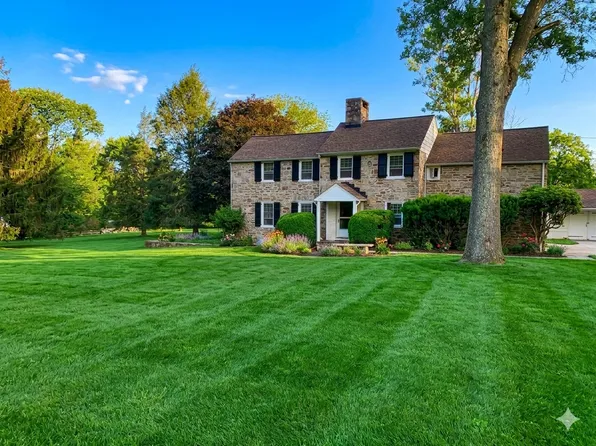 3725 Gradyville Rd, Newtown Square, PA 19073