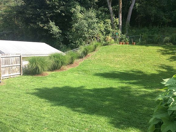 2nd image of 1540 Mount Mercy Dr NW