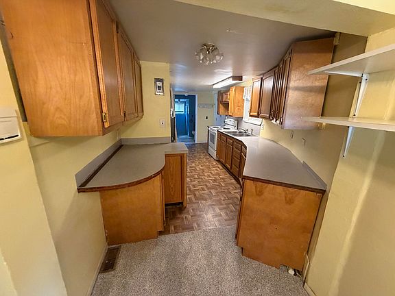 5th image of 3064 Effie Pl NE