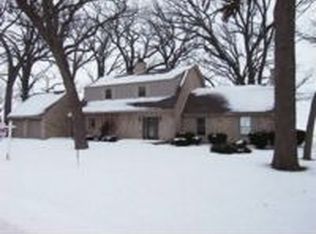 3232 Shorewood Dr, Oshkosh, WI 54901