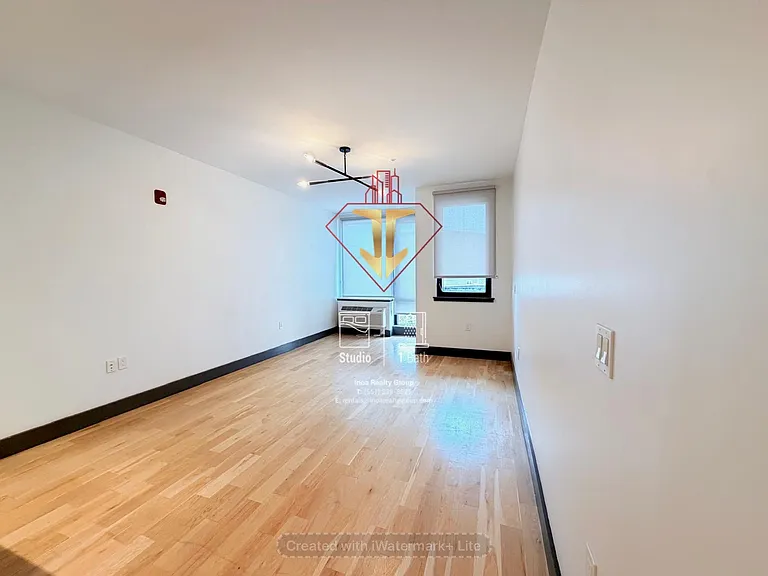 426 Arlington Ave #408A — Photo 2
