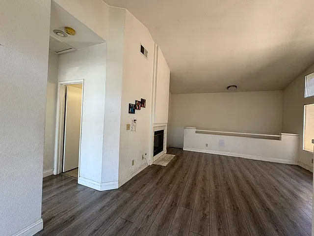5159 Fairbanks Cmn — Photo 8