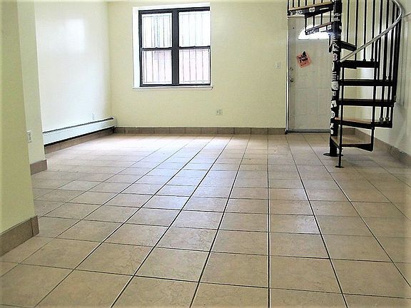 4th image of 433 Marion St APT 1L