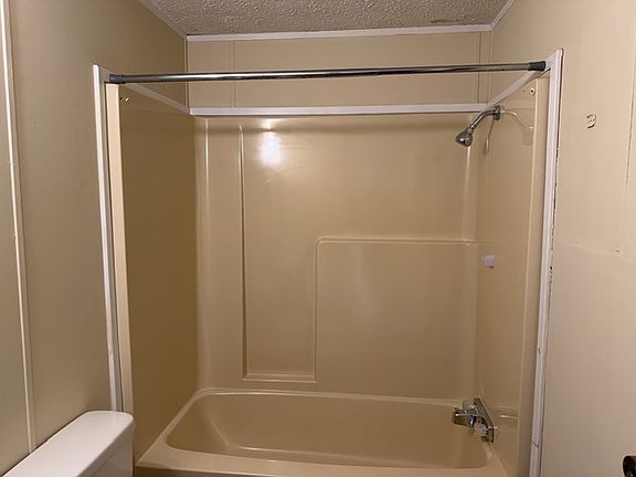 5th image of 835 Milford Rd