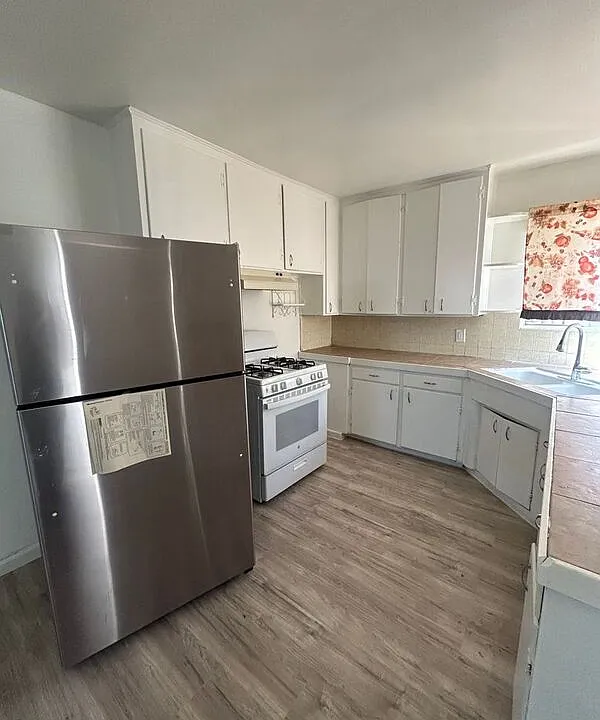 1832 Skyline Dr