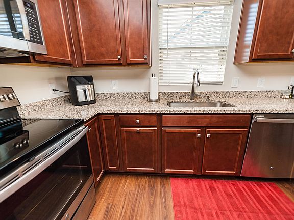 3rd image of 502 Olivia Springs Dr