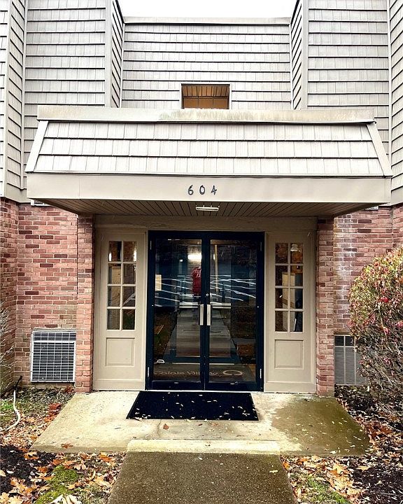 2nd image of 604 Calais Dr