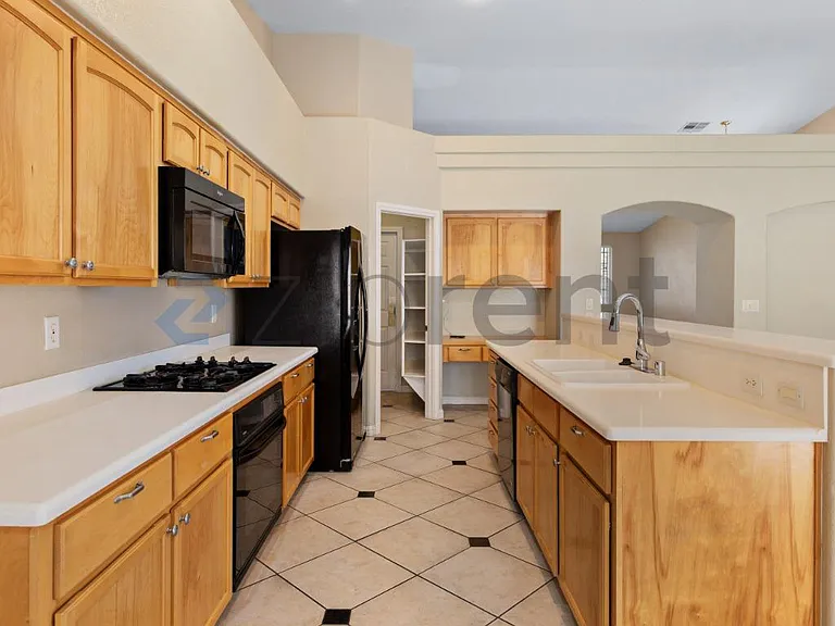 1158 Mirage Lake St — Photo 12