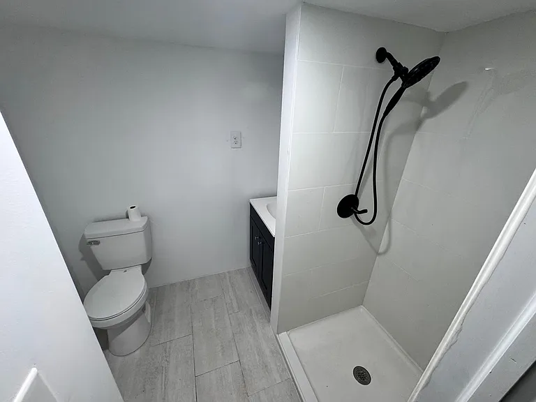 1580 Summit Ave #2 — Photo 4