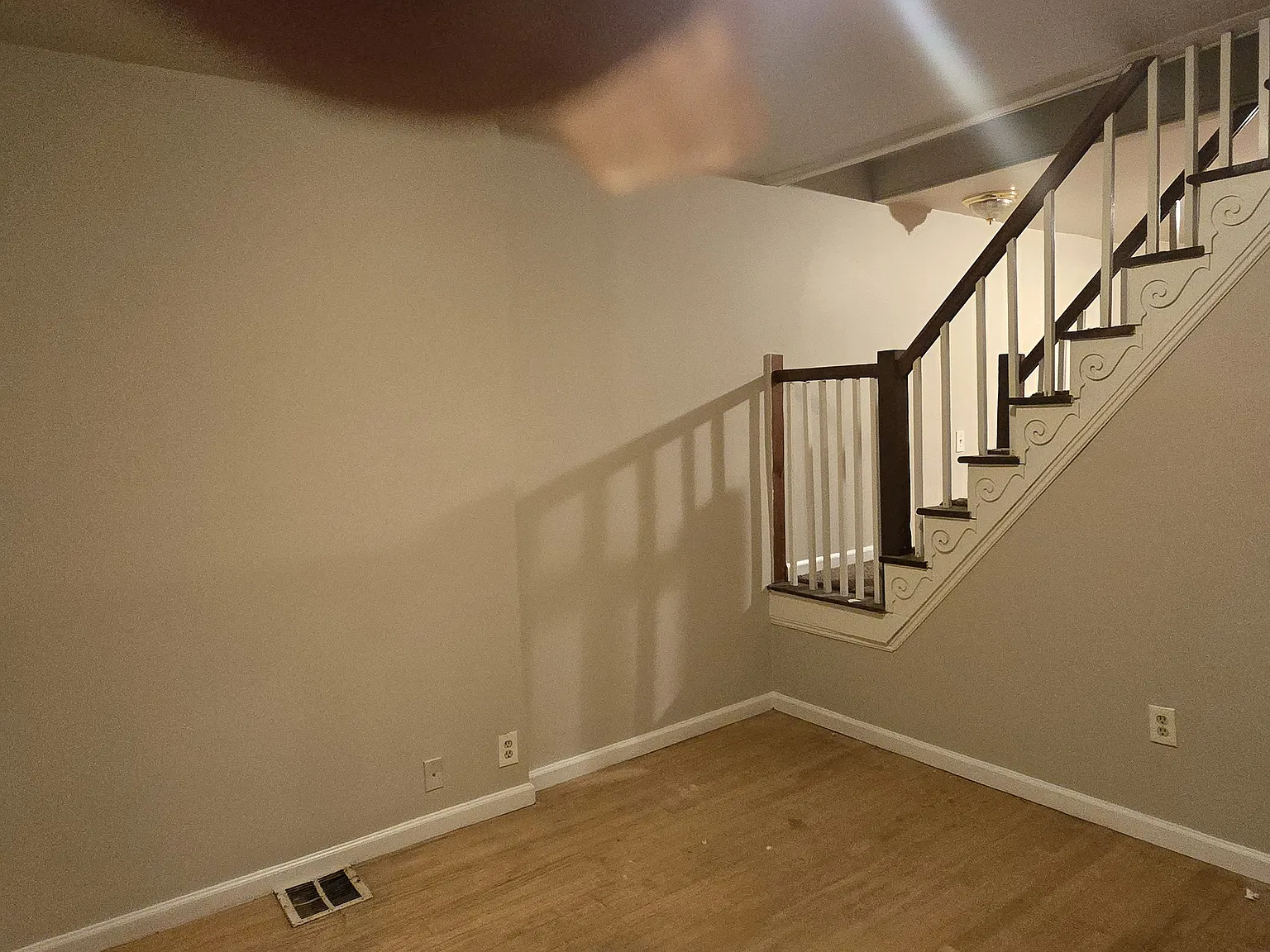 1137 Sargeant St — Photo 2