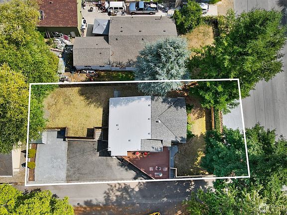 4th image of 3830 NE 123rd Street