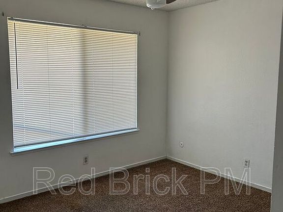 5th image of 1700 Conestoga Dr APT B
