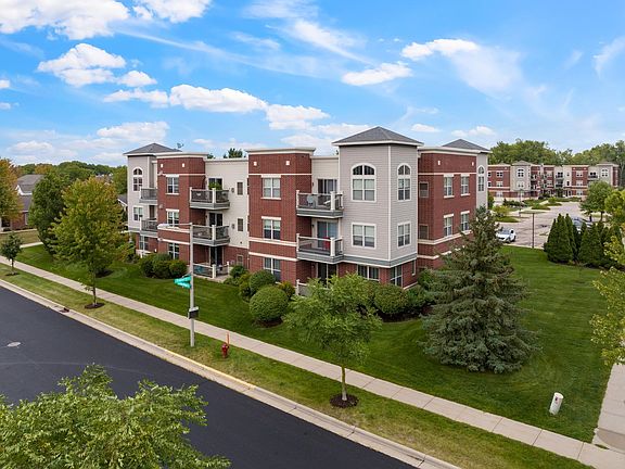 2nd image of 5196 Sassafras Dr Unit 205