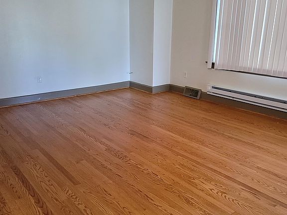 4th image of 55 Francis St