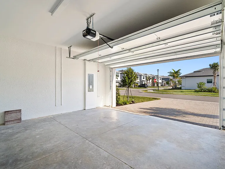 20800 Thistle Leaf Ln — Photo 23