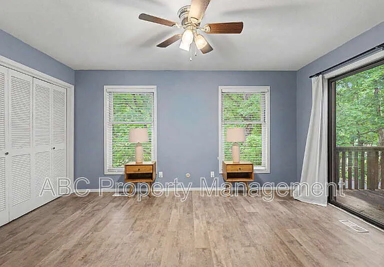 2 William Ln — Photo 9