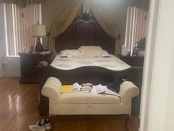 3rd image of 806 Tinton Ave