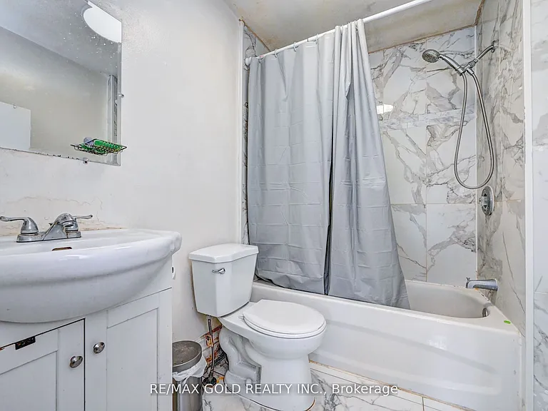 3-15 Ainslie St S #13 — Photo 12