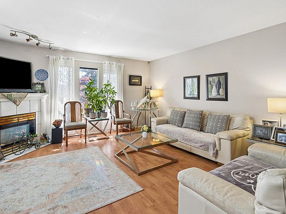 5th image of 2590 Panorama Dr #Townhouse 28
