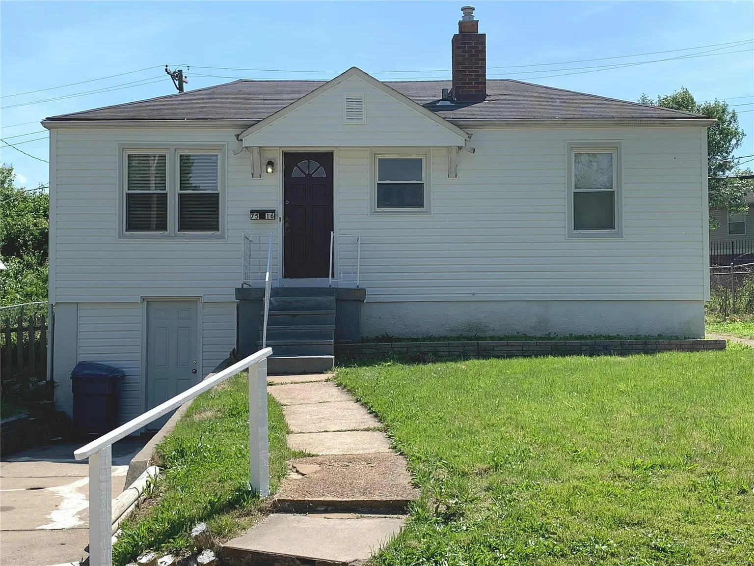 7516 Eunice Ave photo 1