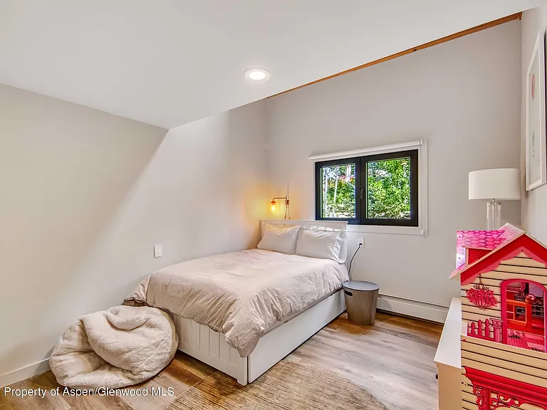 432 Fairway Dr — Photo 17