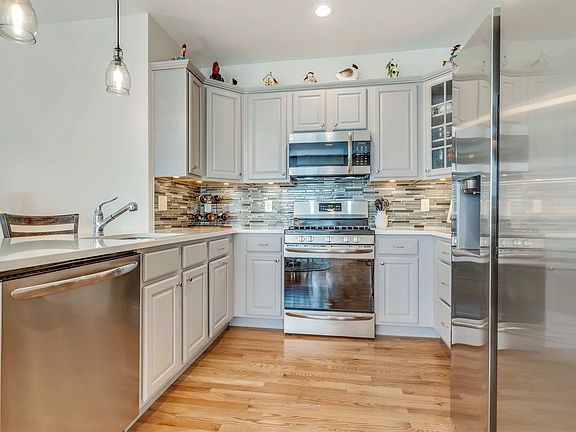 5th image of 66 Halley Dr #66