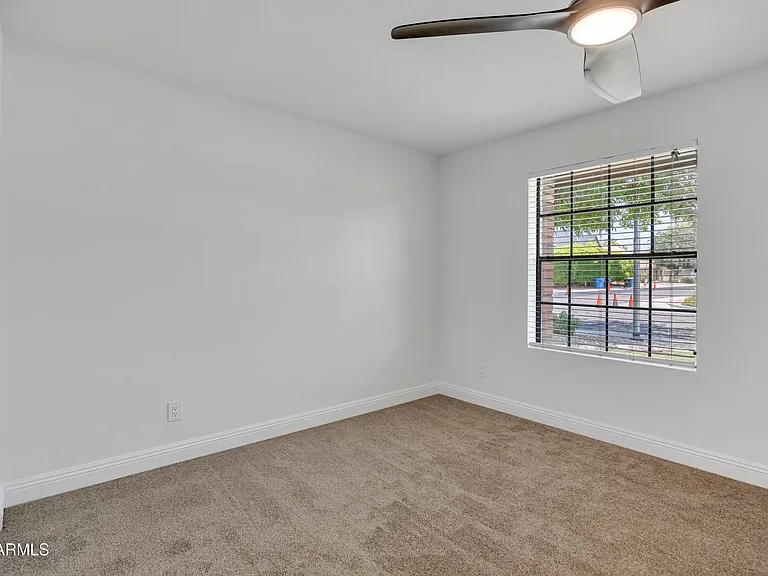 15834 N 58th Pl — Photo 12