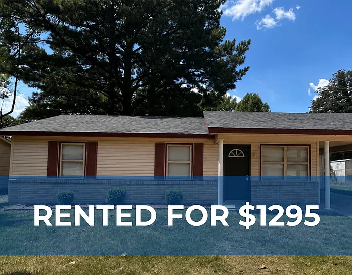 3 bed, 1.5 bath, 962 sqft, $1,295 — Photo 1
