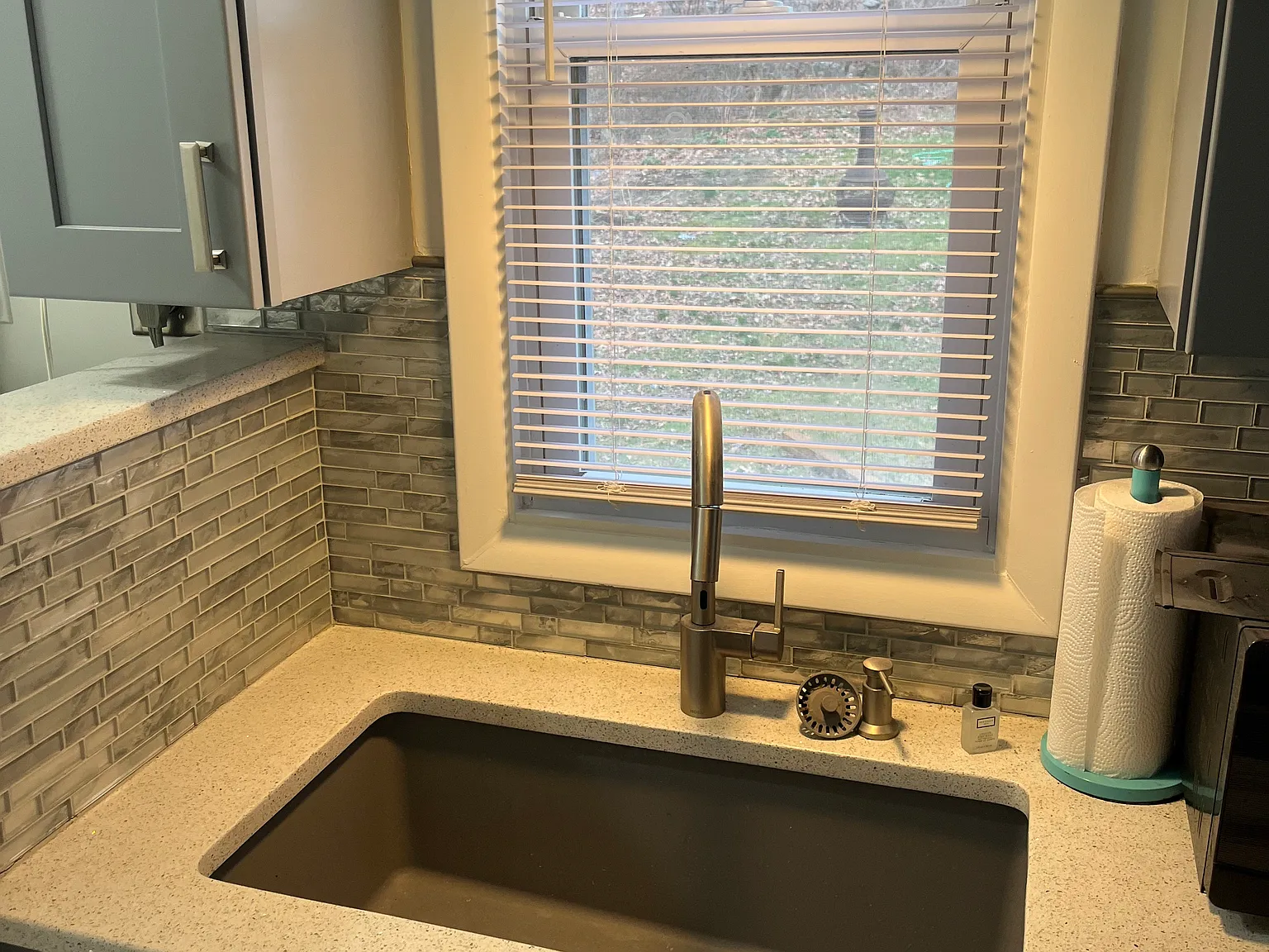 2 bed, 1.5 bath, 1175 sqft, $2,400 — Photo 3