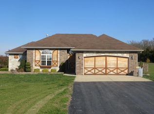 540 Bellflower Ln, Marshfield, MO 65706