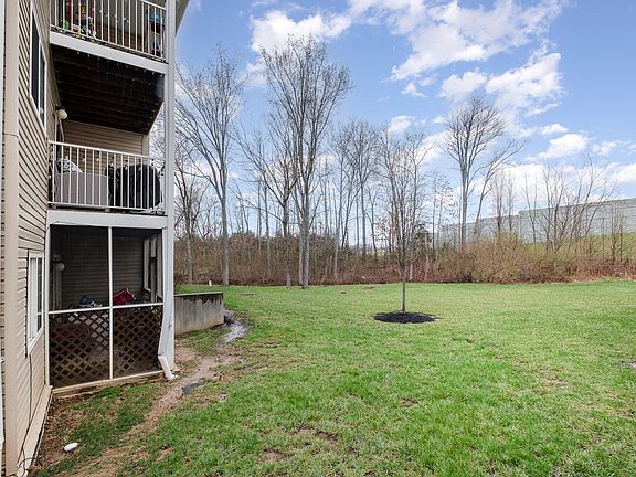 3rd image of 10567 Lynn Ln Unit 8