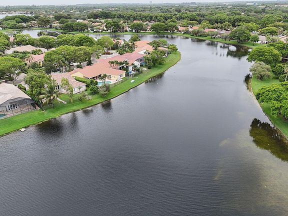5th image of 1968 Water Ridge Drive