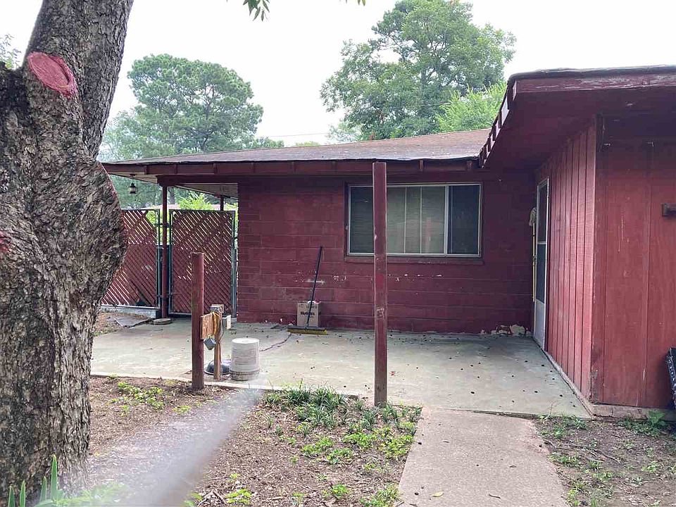 2nd image of 2103 Elizabeth St