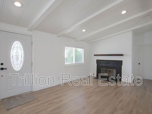 4th image of 20115 Telford Ave