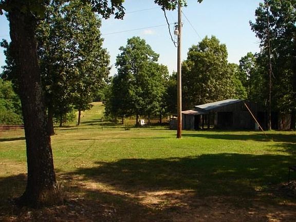 3rd image of 265 Pigeon Hollow Trl