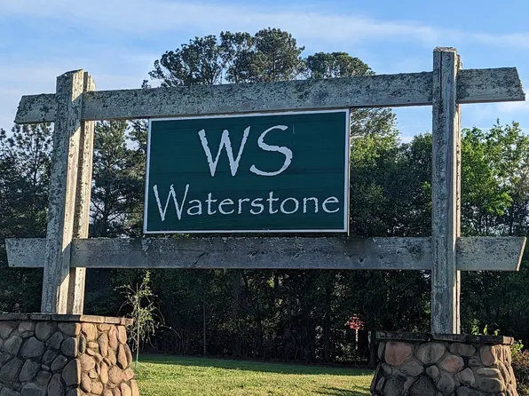 198 Waterstone Dr, Benton, TN 37307