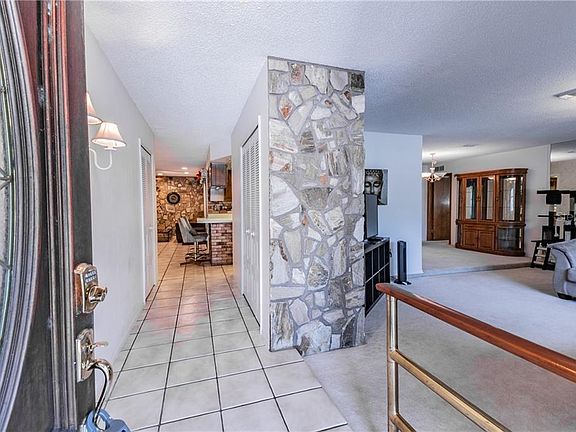 5th image of 112 Hillcrest Dr