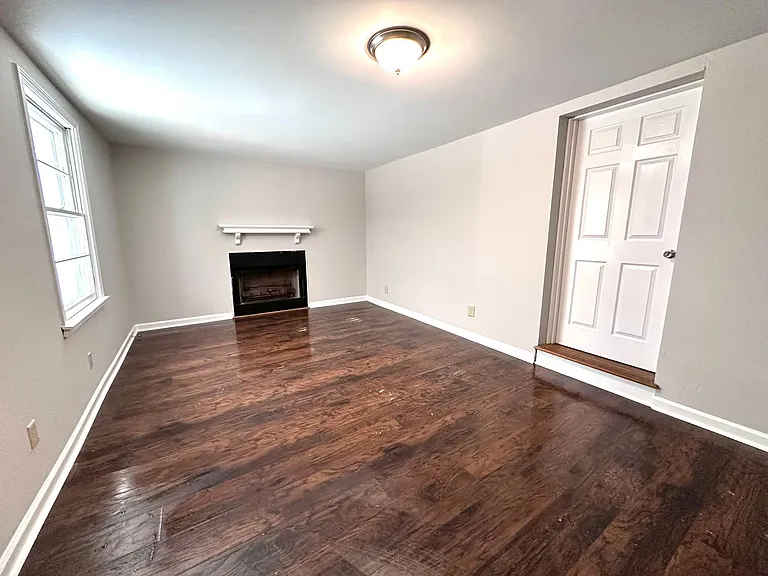108 Benton Dr NW — Photo 2
