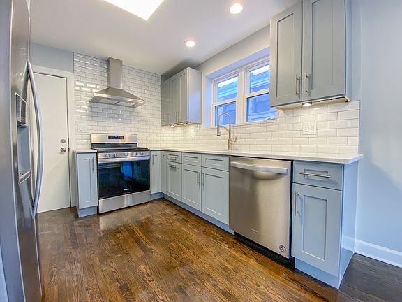 3rd image of 2928 W Summerdale Ave #A