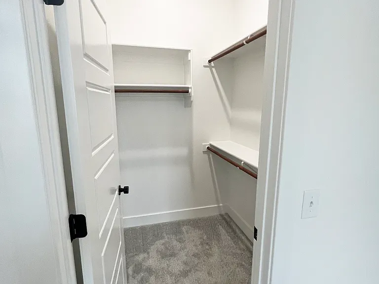 6304 Luna Ln — Photo 13