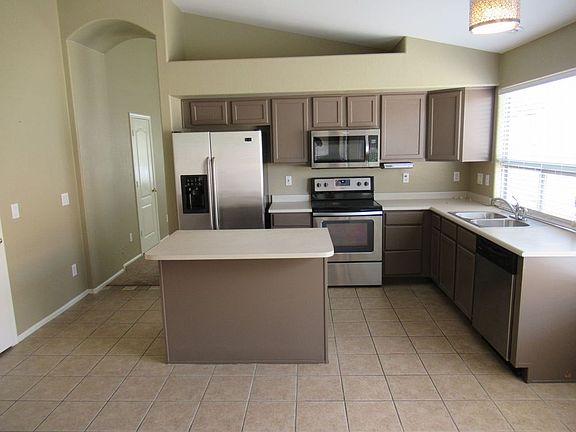 3rd image of 4633 E Cherry Hills Dr