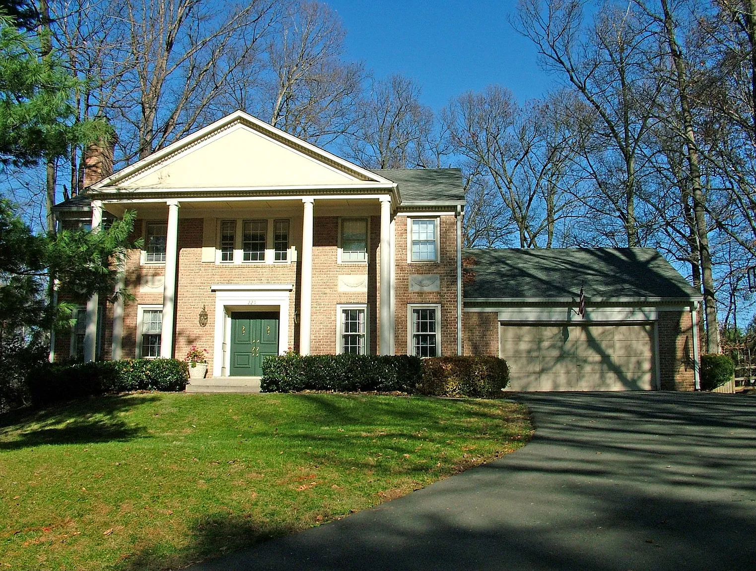 225 Falcon Ridge Rd photo 1