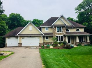 975 Weston Ridge Pkwy, Chaska, MN 55318