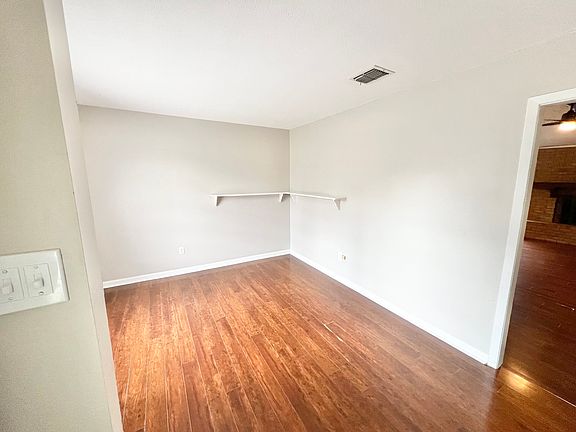 5th image of 219 Benoist Cir